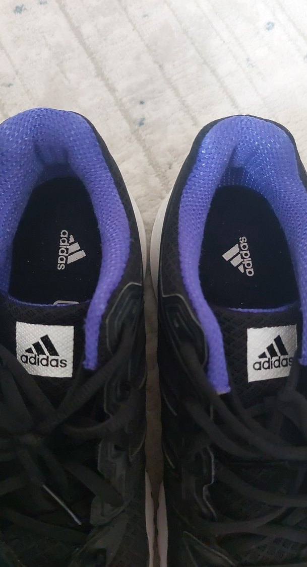 Adidas Mor Detaylı Siyah Spor Ayakkabı - Görsel 2