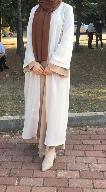 Krem rengi abaya