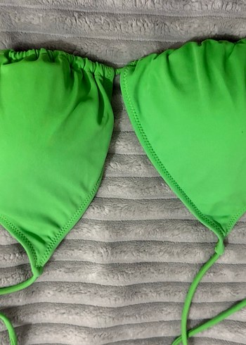 Yeşil İpli Kadın Bikini Üstü - Görsel 3