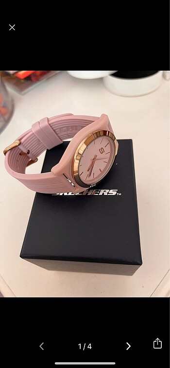Pembe skechers saat