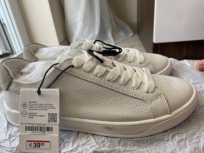 35 Beden beyaz Renk Zara 35 numara kadın spor ayakkabı