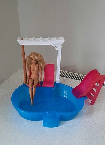 Barbie havuzu