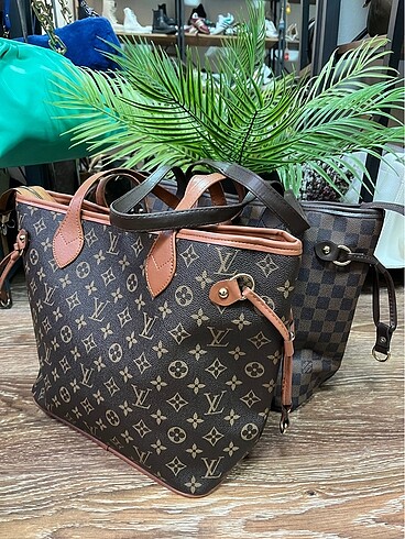 Louis Vuitton Kol çantası