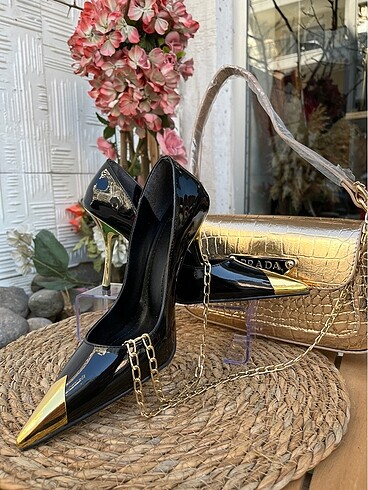 Stiletto siyah