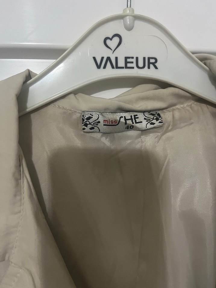 Bej Düğmeli Kadın Trençkot - Görsel 4