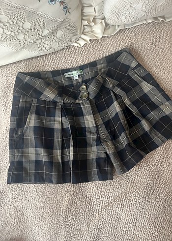 Düğmeli Kahverengi Ekose Mini Şort - Görsel 3