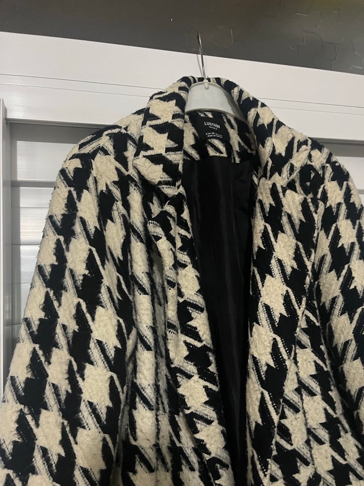 Kadın Siyah Beyaz Uzun Desenli Kaban - Görsel 4