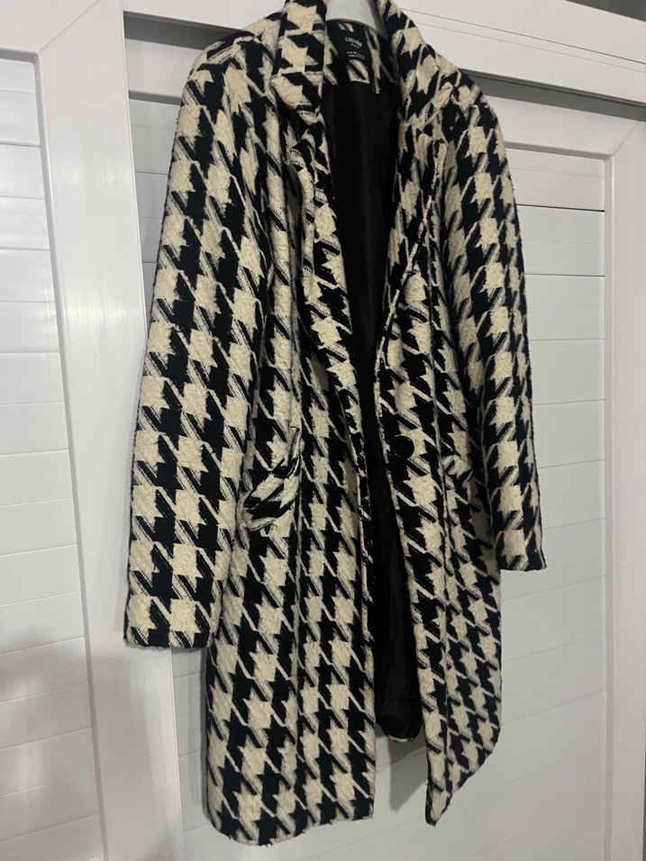 Kadın Siyah Beyaz Uzun Desenli Kaban - Görsel 2