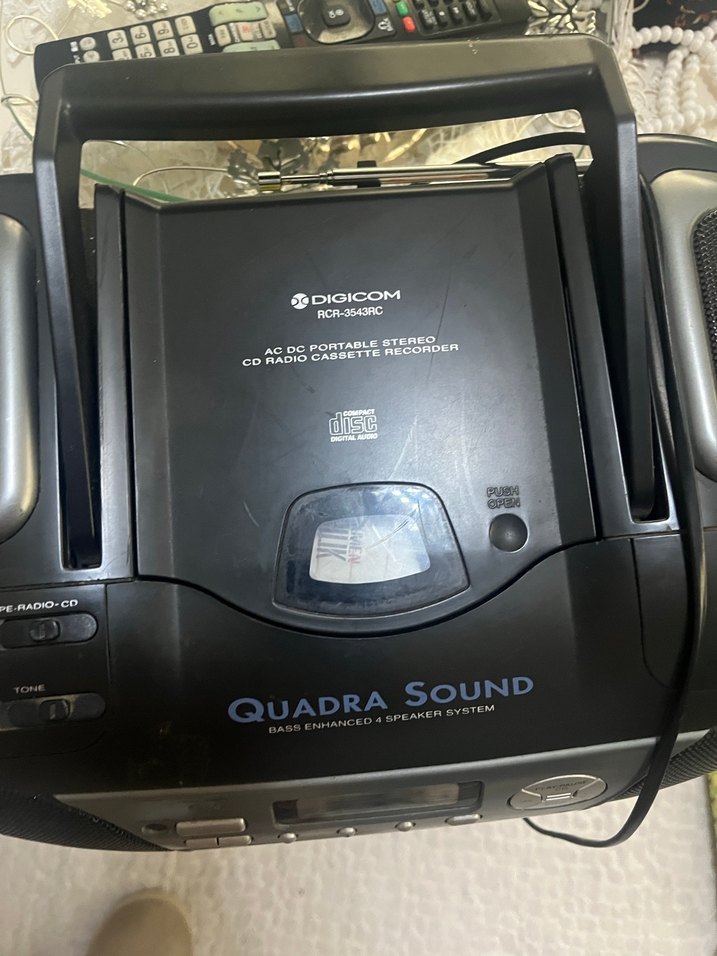 Siyah Taşınabilir Müzik Sistemi - Görsel 3