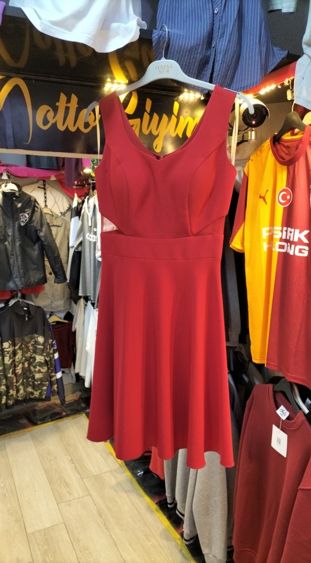 Kırmızı V Yaka Mini Elbise — görsel 4/5