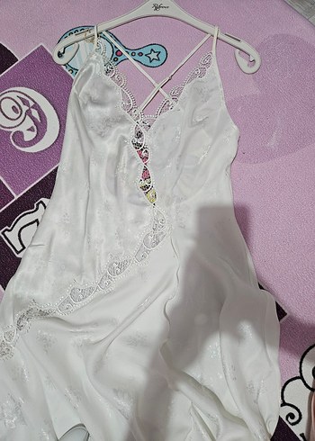 Dantel Detaylı Beyaz Saten Gecelik - Görsel 4