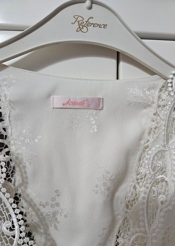 Dantel Detaylı Beyaz Saten Gecelik - Görsel 2