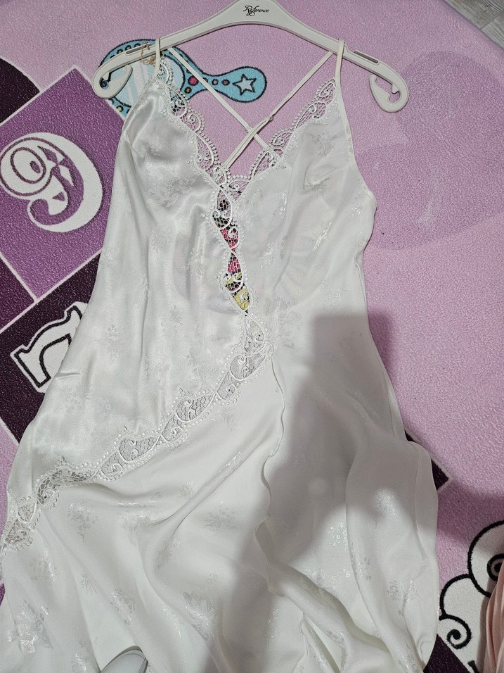 Dantel Detaylı Beyaz Saten Gecelik - Görsel 4