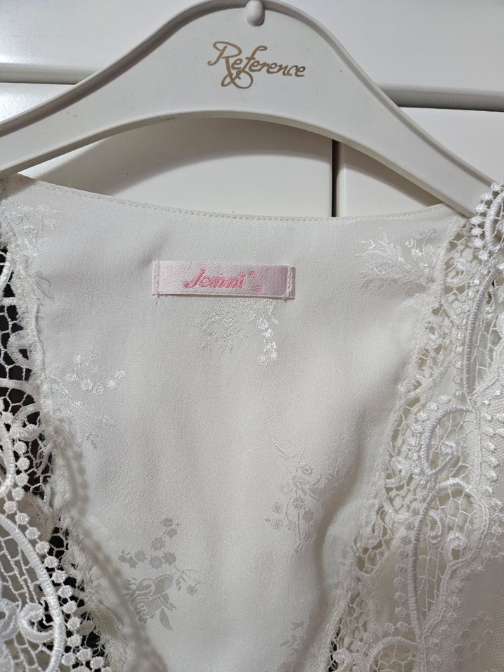 Dantel Detaylı Beyaz Saten Gecelik - Görsel 2