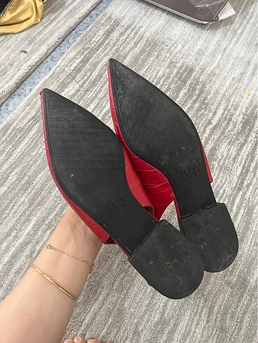 37 Beden kırmızı Renk Zara kırmızı sivri burun babet