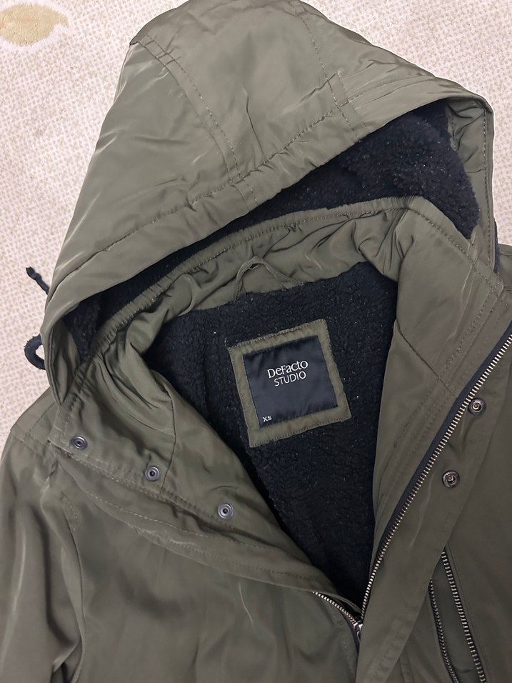 Kapüşonlu Haki Kadın Parka - Görsel 2