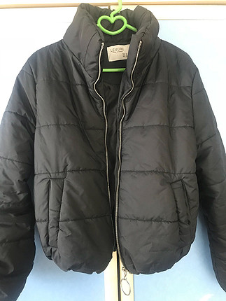 Pull and Bear Siyah şişme mont