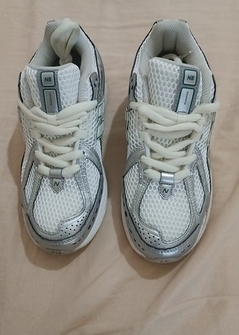 New Balance ürünü