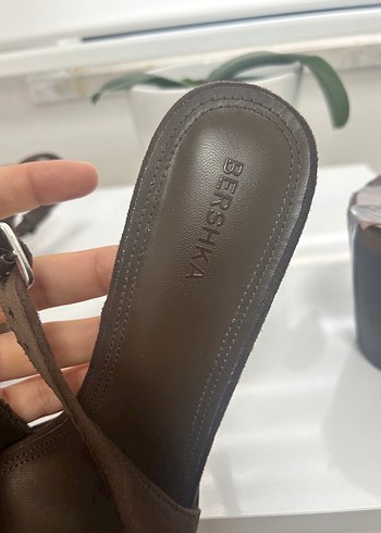 Bershka Kahverengi Deri Sandalet