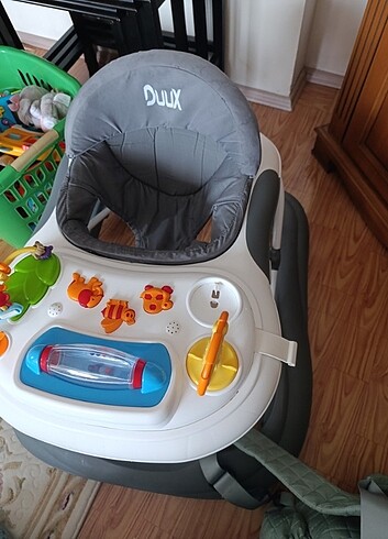 Duux plano müzikli yürüteç