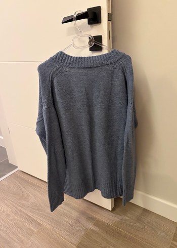 V Yaka Mavi Örgü Yün Kadın Kazak - Görsel 3