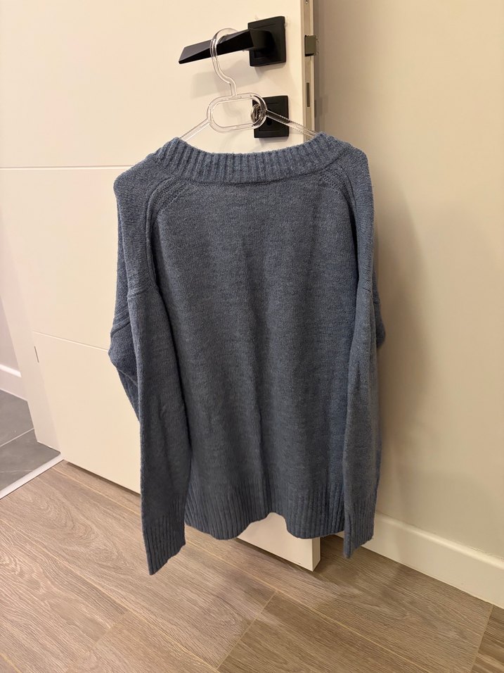 V Yaka Mavi Örgü Yün Kadın Kazak - Görsel 3