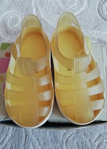 22 Beden sarı Renk Igor bebek sandalet