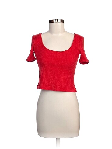 Zara T-shirt %70 İndirimli.