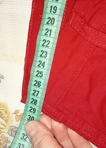 6 Yaş Beden kırmızı Renk SIFIR ETİKETSİZ KAPRİ 