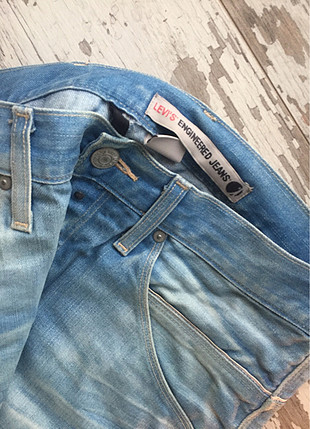 32 Beden mavi Renk Levis engineered jeans