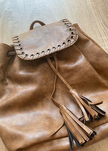 Püsküllü  Kadın Sırt Çantası - Görsel 4