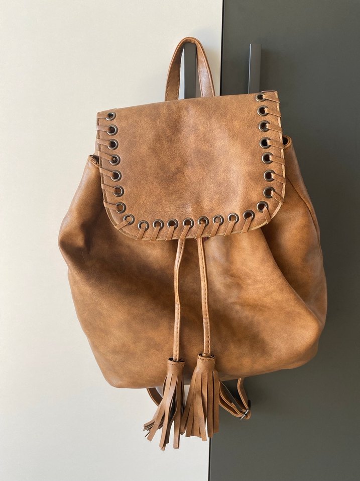 Püsküllü  Kadın Sırt Çantası - Görsel 2