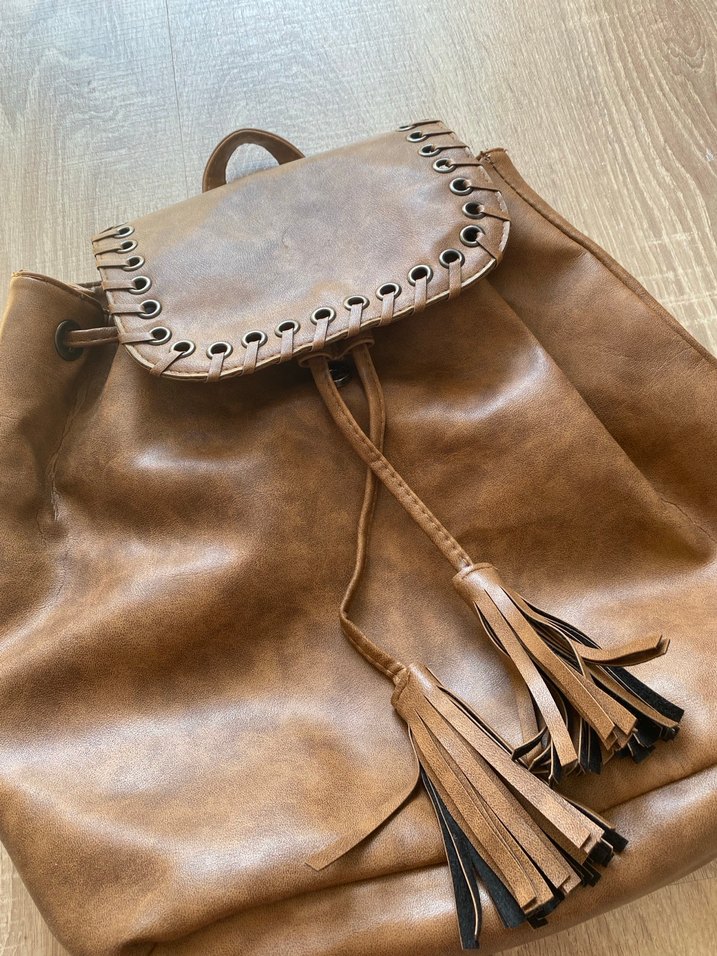 Püsküllü  Kadın Sırt Çantası - Görsel 4