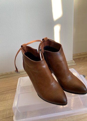 Taba Deri Tokalı Kadın Topuklu Bot - Görsel 3