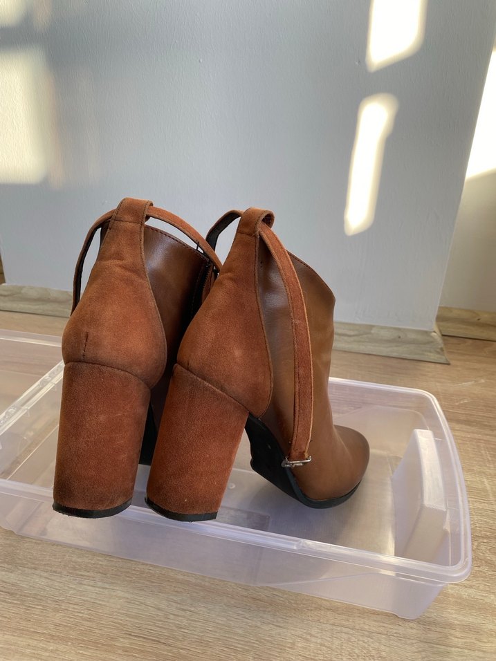 Taba Deri Tokalı Kadın Topuklu Bot - Görsel 4