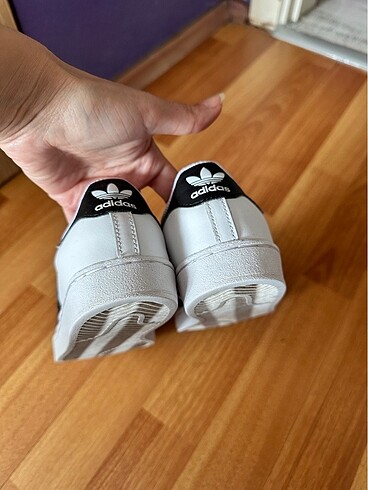 34 Beden beyaz Renk Adidas spor ayakkabısı