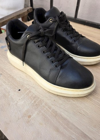 Diğer Siyah Deri Sneaker Siklik Ve Rahatlik Bir Arada