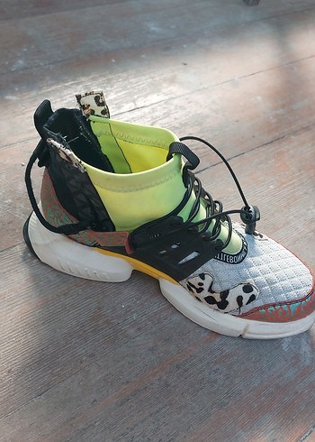 Renkli Yılan Desenli Bağcıklı Kadın Spor Ayakkabı - Görsel 5