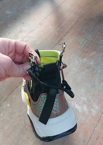 Renkli Yılan Desenli Bağcıklı Kadın Spor Ayakkabı - Görsel 6