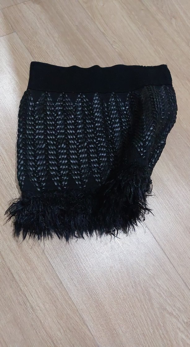 Siyah Kürklü Nakışlı Mini Etek - Görsel 4