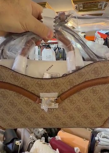 Guess Bej Monogramli Sik El Cantasi