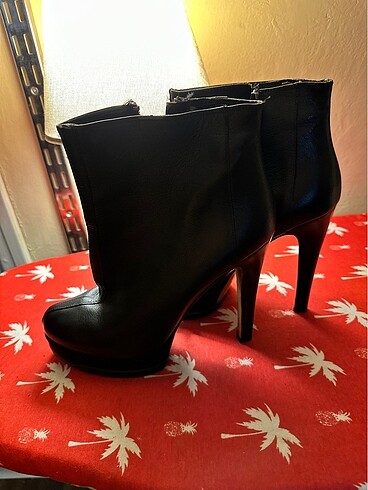 Nine west