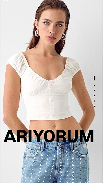 BERSHKA DÜĞMELİ CROP