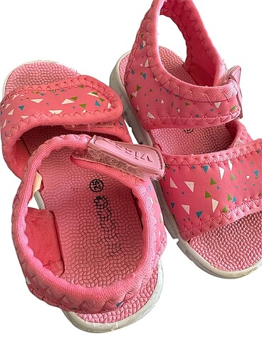 25 Beden VİCCO pembe sandalet
