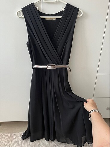 Şifon kemerli mini elbise