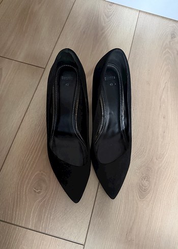 Siyah stiletto