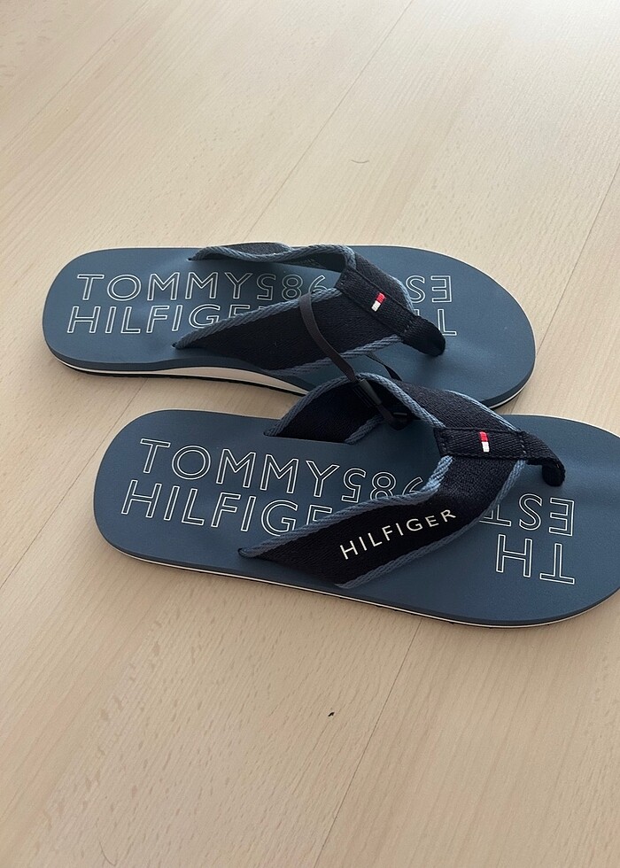 Tommy hilfiger terlik etiketli - Görsel 2