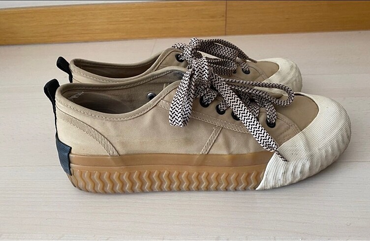 42 Beden ten rengi Renk Zara ayakkabı sneaker