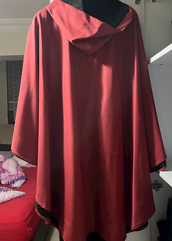 Bordo Uzun Dökümlü Kadın Yağmurluk - Görsel 2