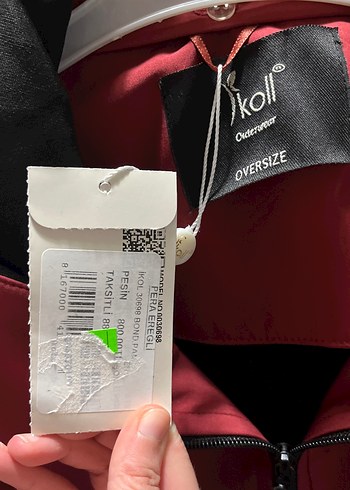 Bordo Uzun Dökümlü Kadın Yağmurluk - Görsel 3